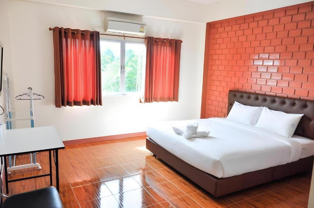 Bussarakam Place Hotel Chanthaburi Exteriör bild