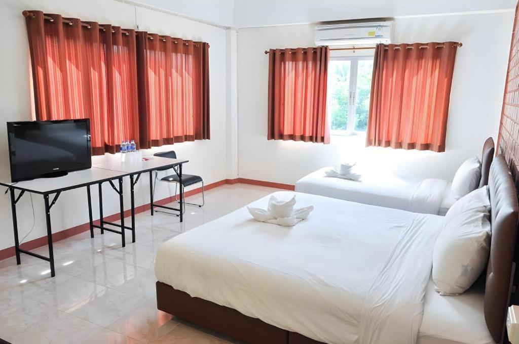 Bussarakam Place Hotel Chanthaburi Exteriör bild