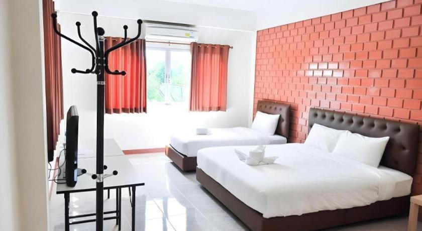 Bussarakam Place Hotel Chanthaburi Exteriör bild