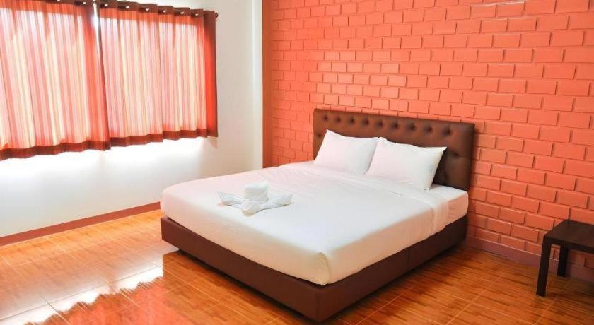 Bussarakam Place Hotel Chanthaburi Exteriör bild
