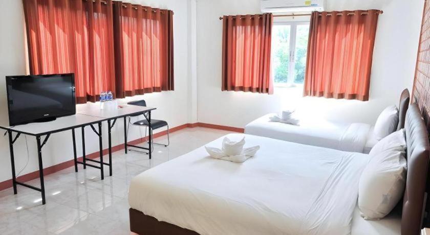 Bussarakam Place Hotel Chanthaburi Exteriör bild