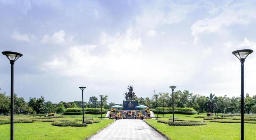 Bussarakam Place Hotel Chanthaburi Exteriör bild